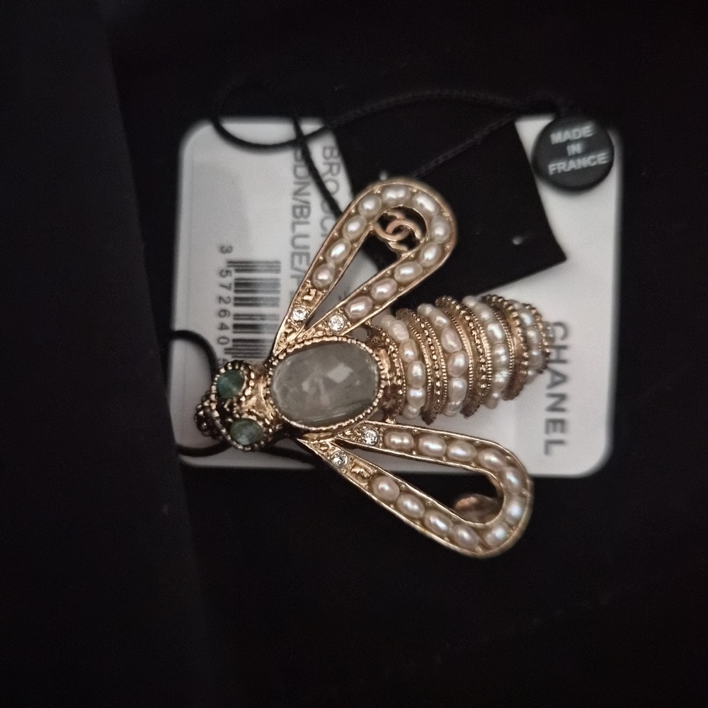 Chanel Gold Toned Bee Pin Brooch CC Logo